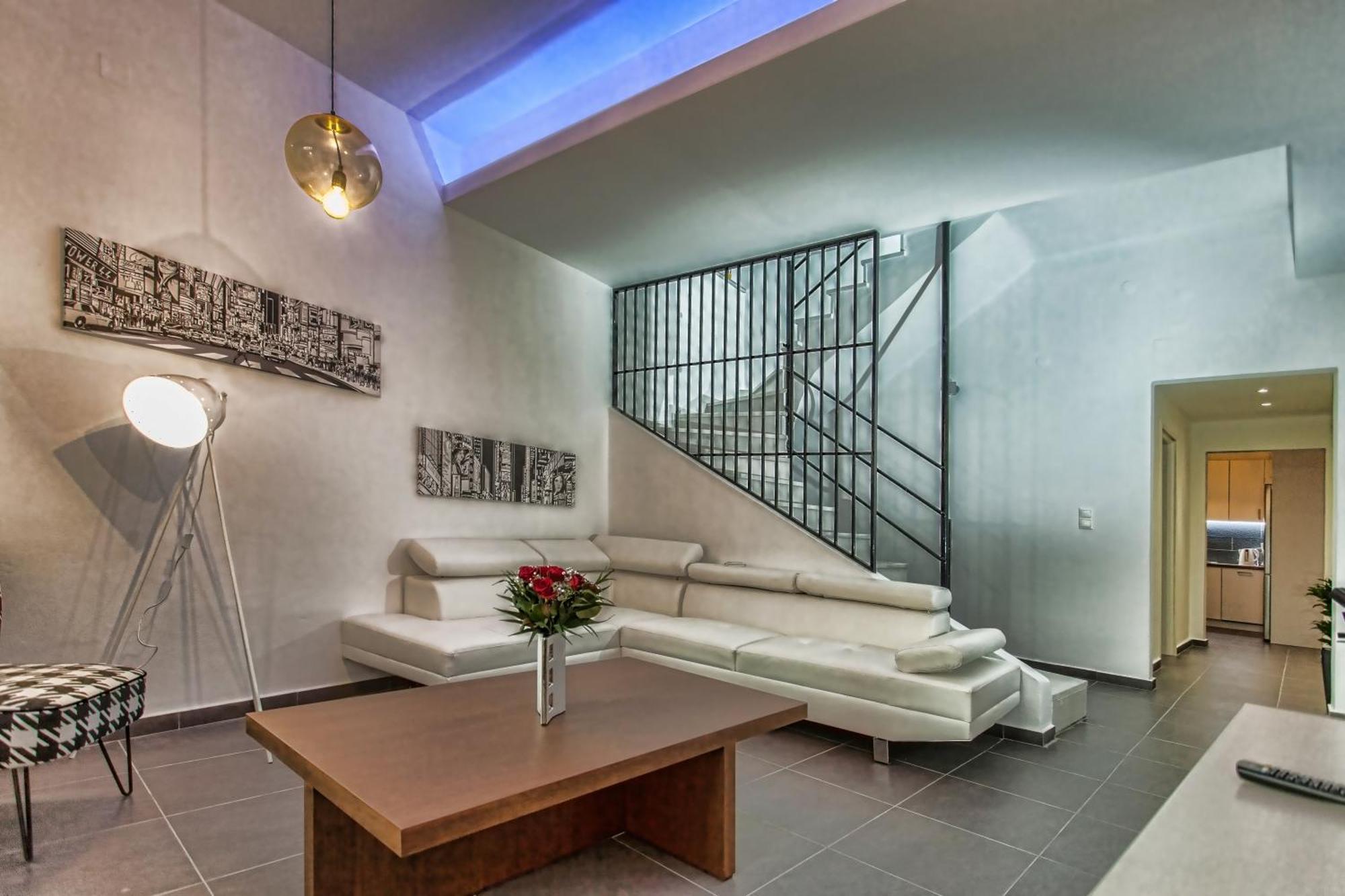 Loggia A275 Apartment *
